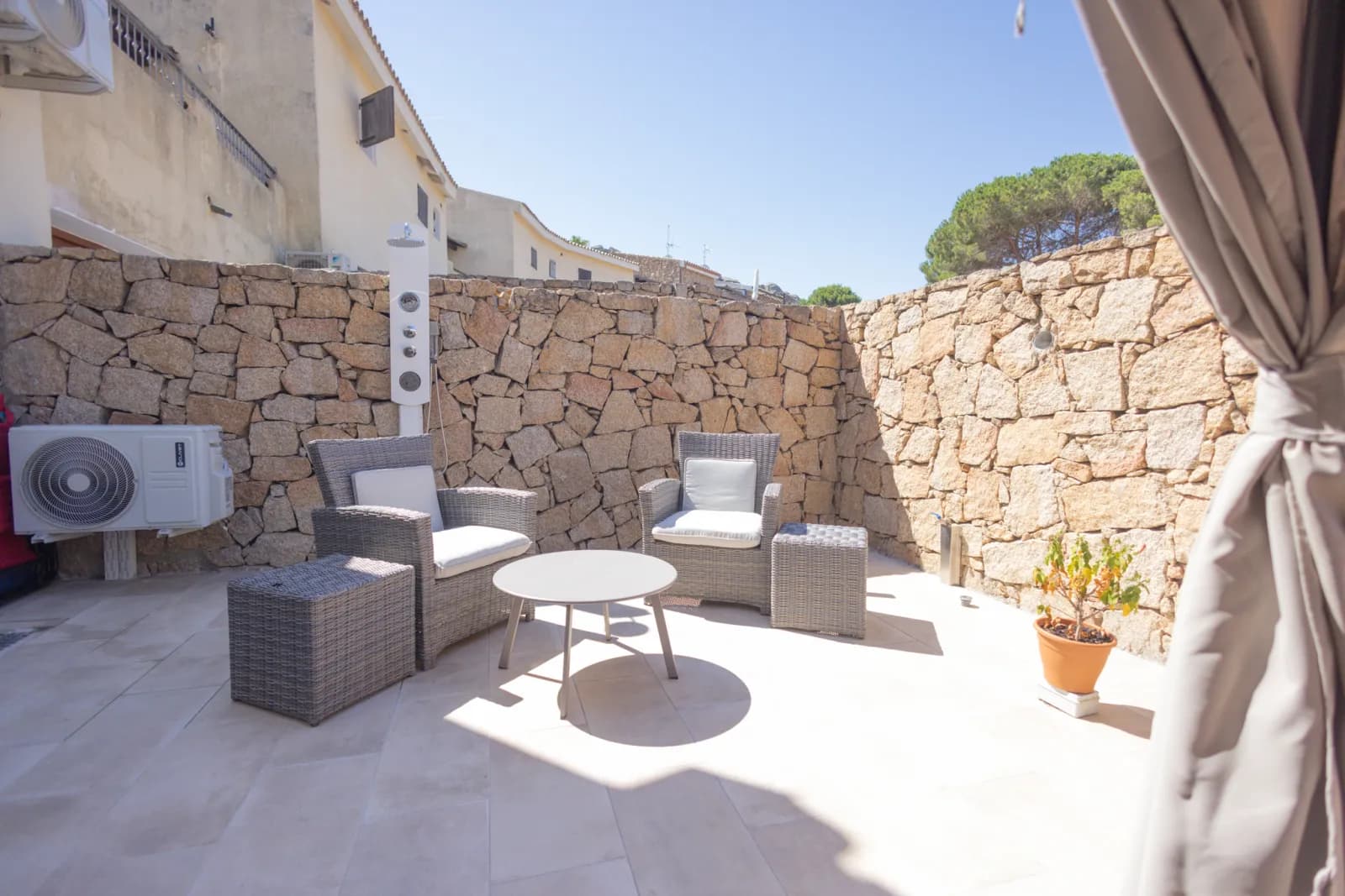 La zona relax all'aperto